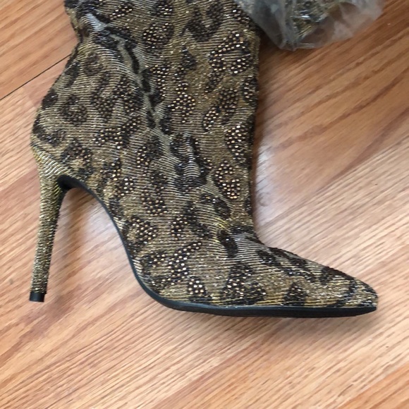 Size 8 - Picture 2 of 5